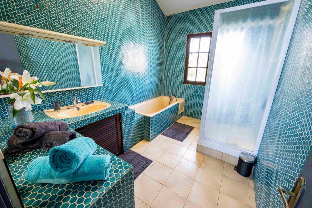 Villa Coco Des Sables Acces Direct Au Lagon Ла-Салін-ле-Бен Екстер'єр фото